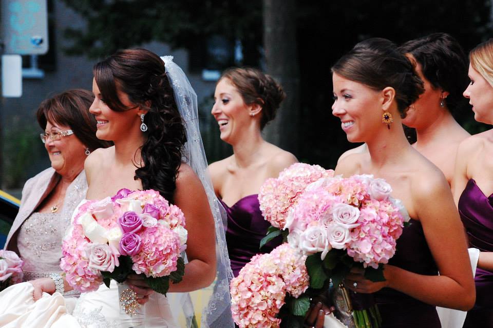 Bride and Bridesmaids with pink bouquets